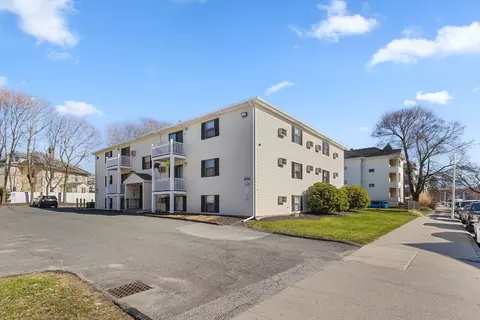 15 Houghton St #12, Worcester, MA 01604