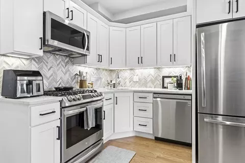 120 Bremen St #1, Boston, MA 02128