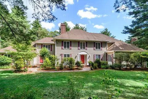 40 Grand Hill Dr, Dover, MA 02030