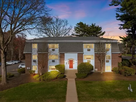 39 Will Dr #16, Canton, MA 02021