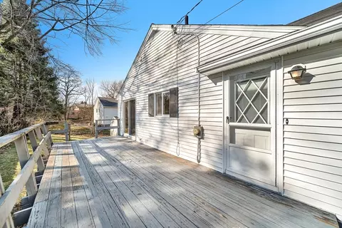17 Walters Ave, Dedham, MA 02026 photo 4