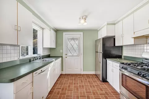 17 Walters Ave, Dedham, MA 02026 photo 19