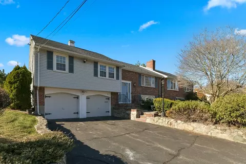 72 Stivaletta Dr, Dedham, MA 02026 photo 2