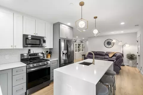 1069 Washington St #2, Boston, MA 02124