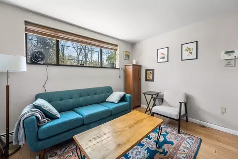 5 Centre St #11, Cambridge, MA 02139