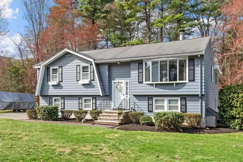 4 Boutwell St, Wilmington, MA 01887