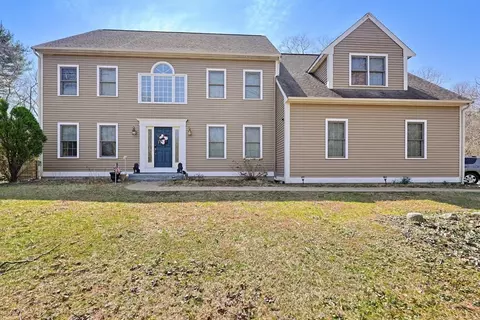 107 Mill St, Franklin, MA 02038