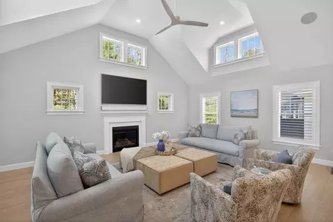 42 Cobblestone Cir, Mashpee, MA 02649 photo 8