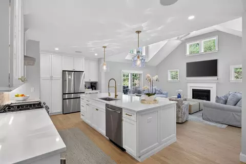 42 Cobblestone Cir, Mashpee, MA 02649 photo 3