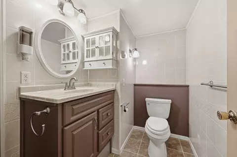 Bath - 135 Pine Acre Rd, Springfield, MA 01129 photo 2 of 2