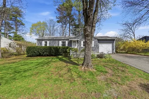 Exterior - 135 Pine Acre Rd, Springfield, MA 01129 photo 2 of 12
