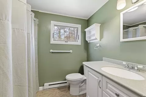 Bath - 135 Pine Acre Rd, Springfield, MA 01129 photo 1 of 2