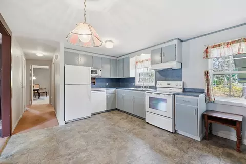 Kitchen - 135 Pine Acre Rd, Springfield, MA 01129 photo 3 of 4