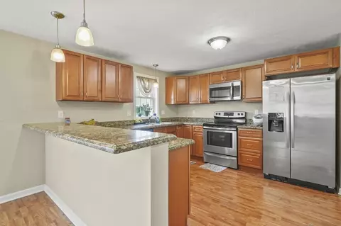 28 Bittersweet Blvd, Worcester, MA 01607 photo 3