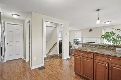 28 Bittersweet Blvd, Worcester, MA 01607 photo 5
