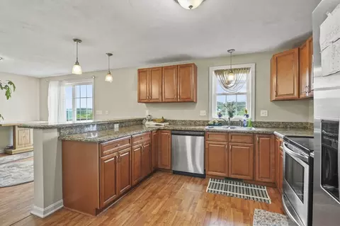 28 Bittersweet Blvd, Worcester, MA 01607 photo 4
