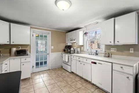 Kitchen - 35 Macarthur Rd, Beverly, MA 01915 photo 1 of 3