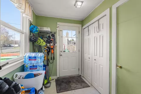 Entry Way - 35 Macarthur Rd, Beverly, MA 01915 photo 1 of 1