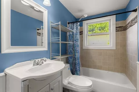 Bath - 35 Macarthur Rd, Beverly, MA 01915 photo 1 of 2