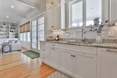 Kitchen - 5 Coastline Dr, Mashpee, MA 02649 photo 5 of 6