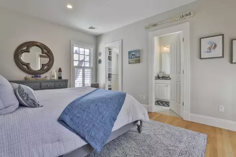 Bedroom - 5 Coastline Dr, Mashpee, MA 02649 photo 4 of 9