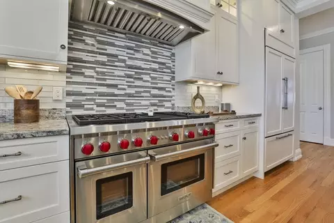 Kitchen - 5 Coastline Dr, Mashpee, MA 02649 photo 4 of 6
