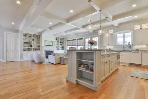 Kitchen - 5 Coastline Dr, Mashpee, MA 02649 photo 2 of 6