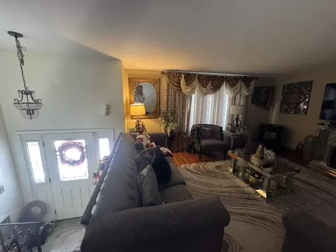 Entry Way - 149 Thurber Ave, Attleboro, MA 02703 photo 1 of 1