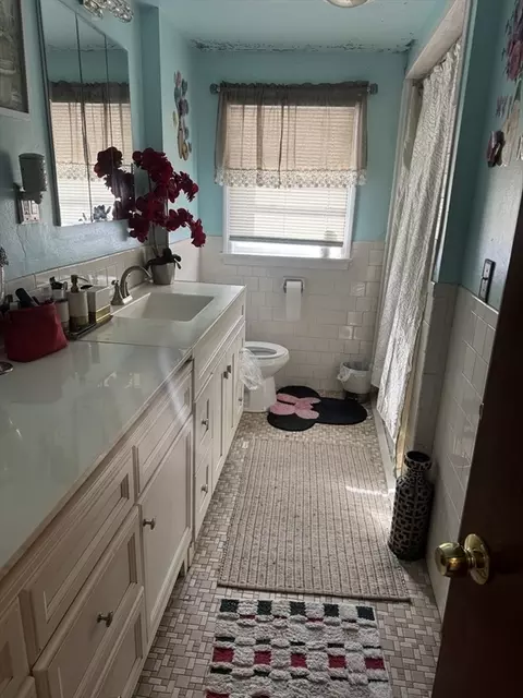 Bath - 149 Thurber Ave, Attleboro, MA 02703 photo 1 of 1