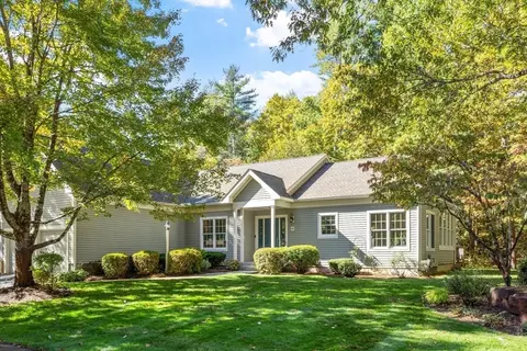 14 Stonegate Ln #14, Bedford, MA 01730