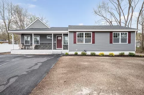 16 Proctor St, Dracut, MA 01826