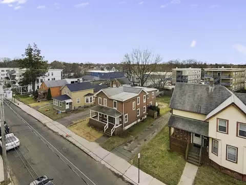 28 Maple St, Chicopee, MA 01020