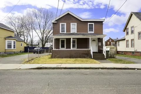 28 Maple St, Chicopee, MA 01020 photo 2
