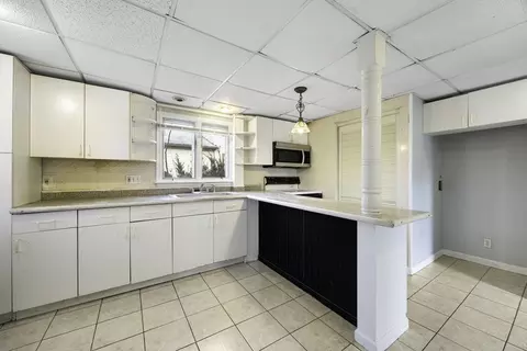 28 Maple St, Chicopee, MA 01020 photo 6