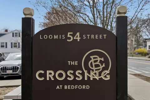 54 Loomis St #1203, Bedford, MA 01730