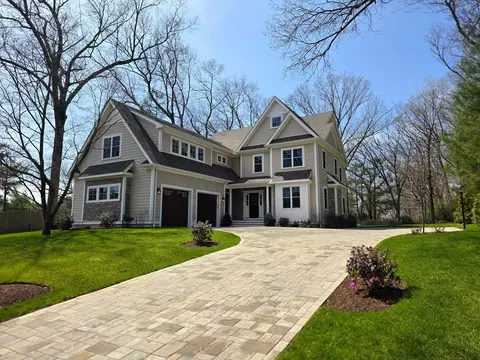 18 Robinson Rd, Lexington, MA 02420