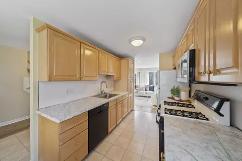 65 Maple St #B, Canton, MA 02021 photo 5