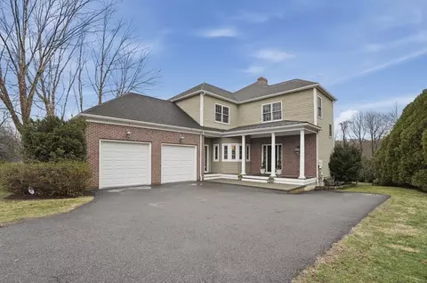 531 Salisbury St, Worcester, MA 01609