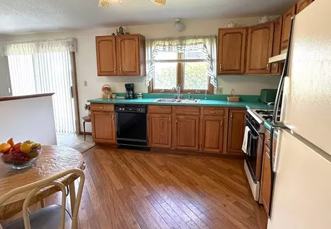 175 College Park Rd, Fall River, MA 02720 photo 2