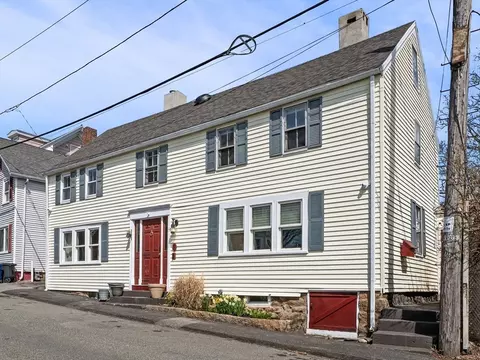 7 Granite St, Gloucester, MA 01930 photo 3