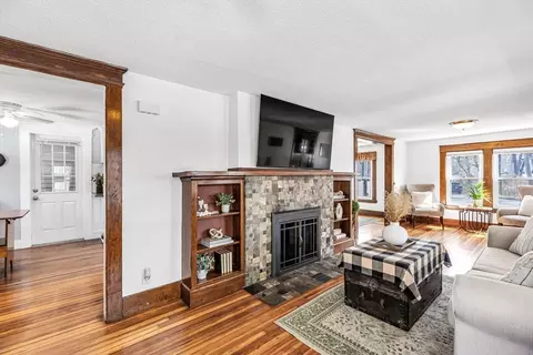 61 Spencer St, Springfield, MA 01118 photo 5