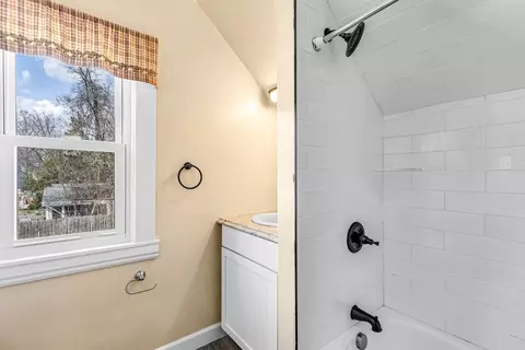61 Spencer St, Springfield, MA 01118 photo 21