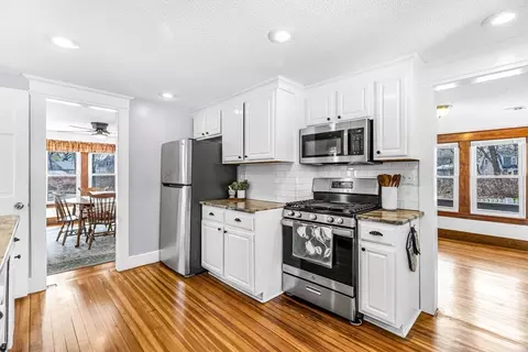 61 Spencer St, Springfield, MA 01118 photo 10