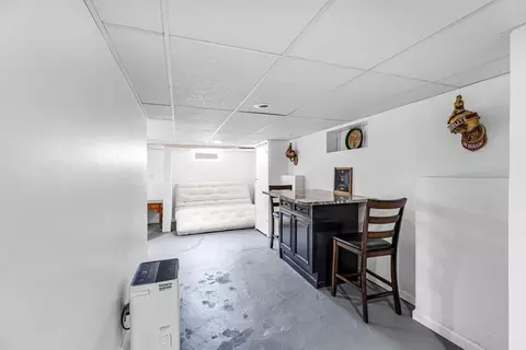 61 Spencer St, Springfield, MA 01118 photo 23