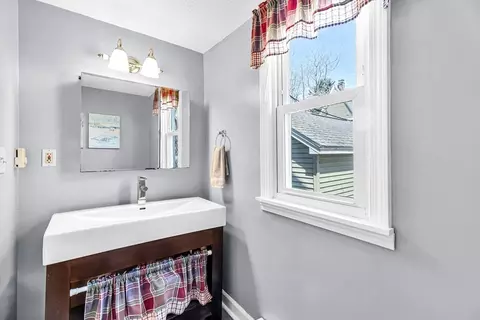61 Spencer St, Springfield, MA 01118 photo 14