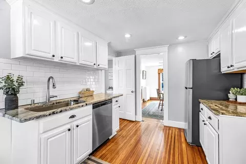 61 Spencer St, Springfield, MA 01118 photo 11