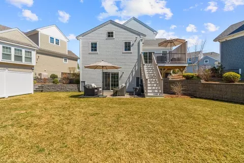 Exterior - 24 Cobblestone Cir, Mashpee, MA 02649 photo 7 of 9