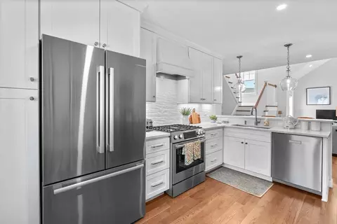 Kitchen - 24 Cobblestone Cir, Mashpee, MA 02649 photo 2 of 2