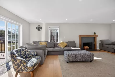 43 Mohawk Dr, Gardner, MA 01440 photo 3