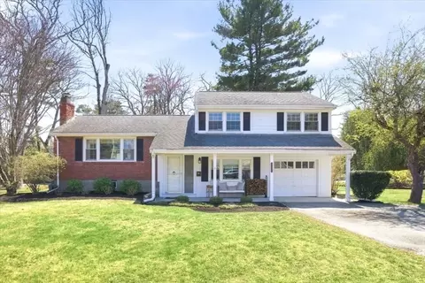 137 Robert Rd, Dedham, MA 02026 photo 3